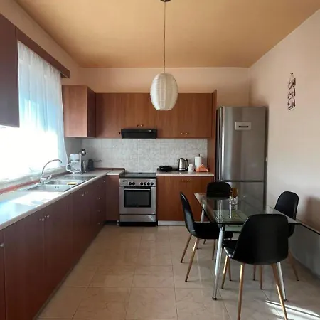 Matina's House Кремасти
